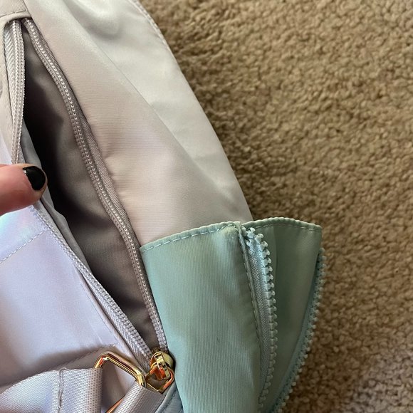 Isaac Mizrahi NWOT Mint Green & Baby Blue Backpack - Picture 8 of 11